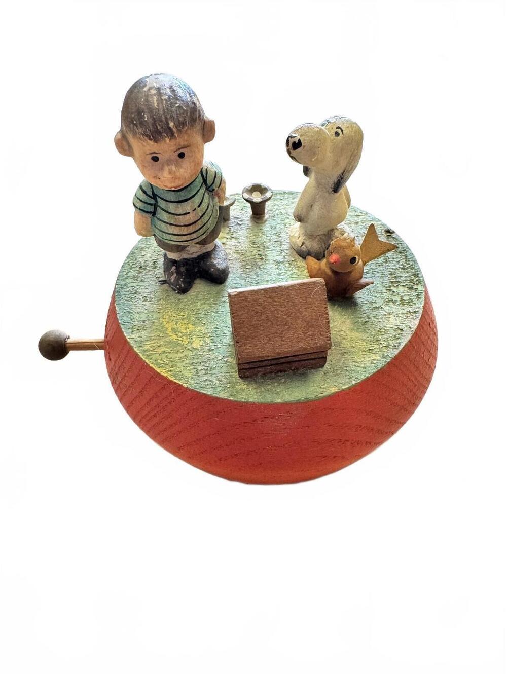 Vintage 1972 ANRI Peanuts Linus Snoopy Woodstock Wooden Music Box